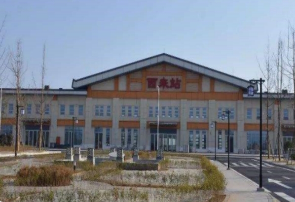 西來(lái)站高鐵燈箱廣告