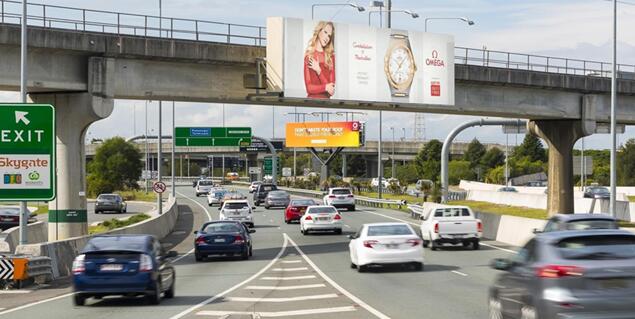 布里斯班機(jī)場(chǎng)高速廣告