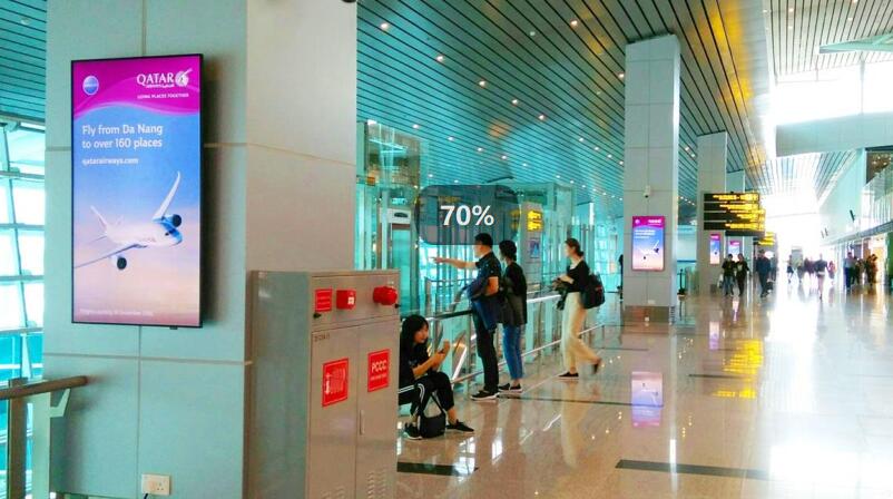越南峴港機(jī)場廣告
